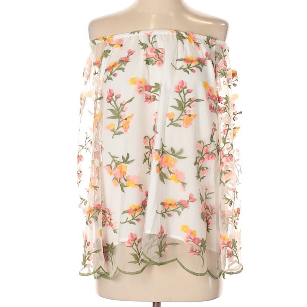 Beautiful Nanette Lenore Floral Embroidered Top